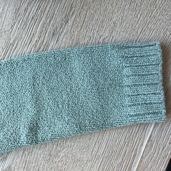 Abercrombie & Fitch Sage Green V-Neck Button Cardigan - Picture 4 of 9